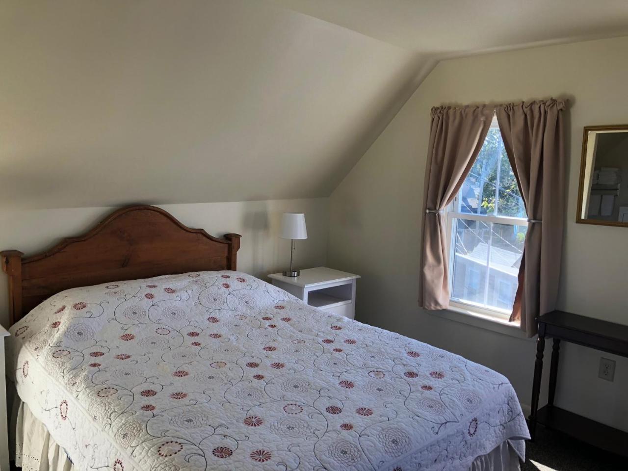 Hotel The Attleboro House à Oak Bluffs Extérieur photo